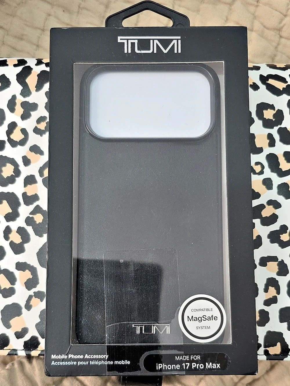 TUMI MagSafe case for iPhone 17 Pro Max Black MagSafe Case NWT